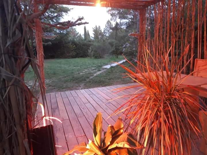 Chalet Banane Devant Piscine, A 6Km Du Festival De Piano De La Roque D'Antheron Rognes Exteriör bild